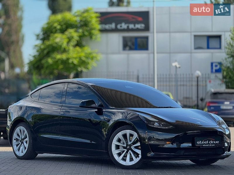 Седан Tesla Model 3 2021 в Николаеве
