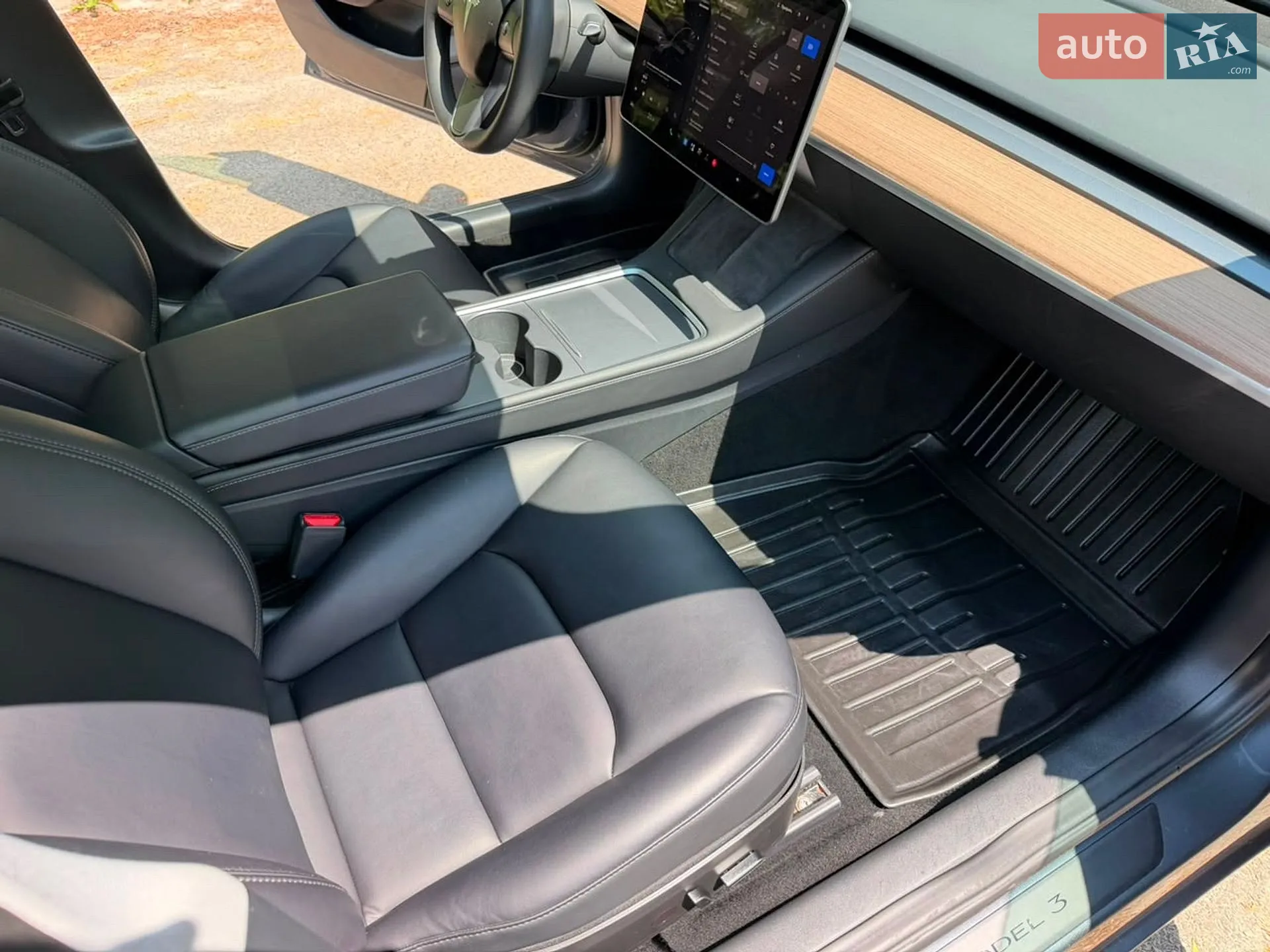 Tesla Model 3 2023 VIN 5YJ3E1EB7PF681140 фото оголошення 24 з 62
