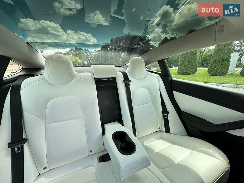 Седан Tesla Model 3 2019 в Одессе