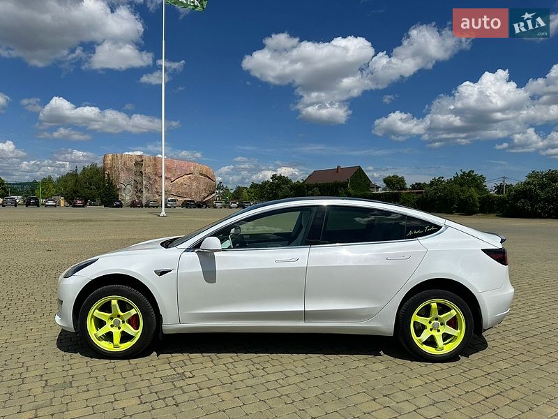 Седан Tesla Model 3 2019 в Одессе