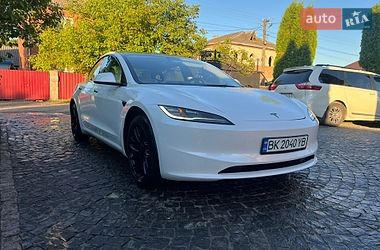 Седан Tesla Model 3 2024 в Бродах