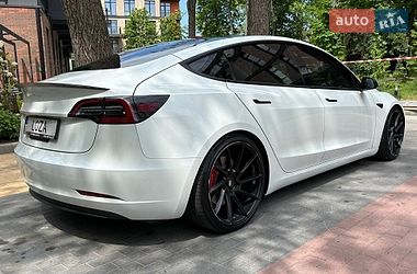 Седан Tesla Model 3 2021 в Киеве