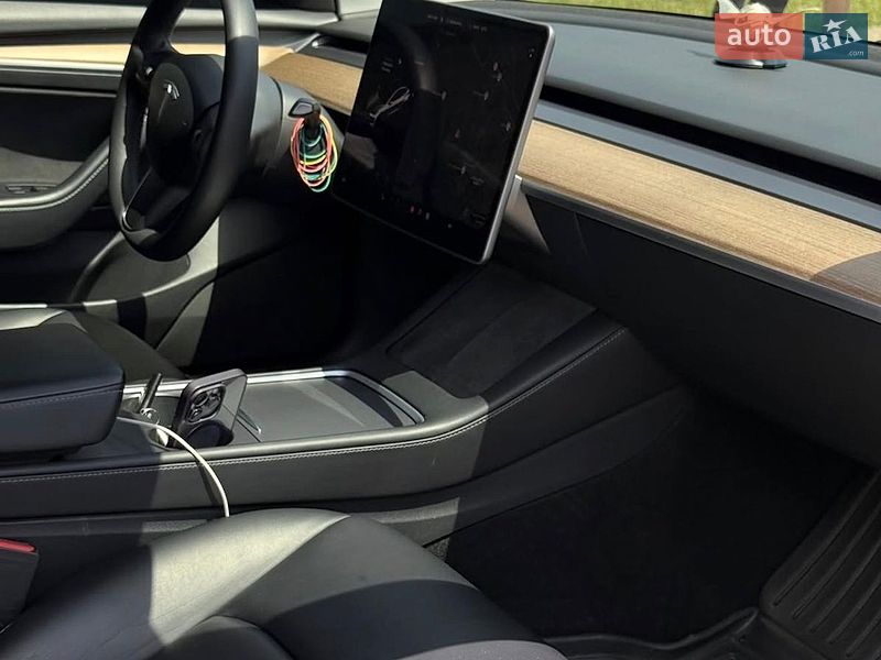 Седан Tesla Model 3 2021 в Запорожье