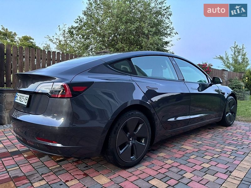 Tesla Model 3 2021