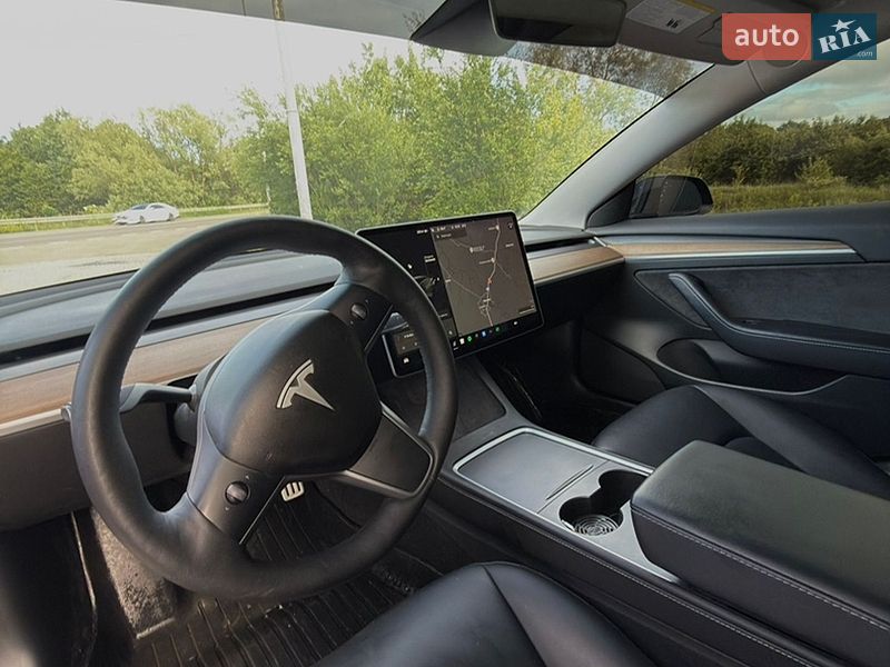 Седан Tesla Model 3 2021 в Ивано-Франковске