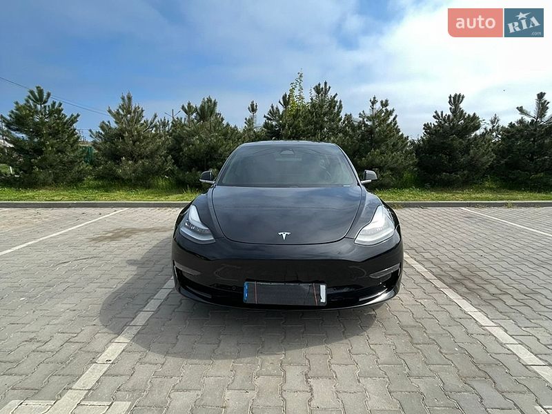 Седан Tesla Model 3 2019 в Одесі