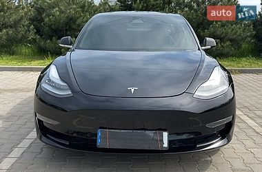 Седан Tesla Model 3 2019 в Одесі