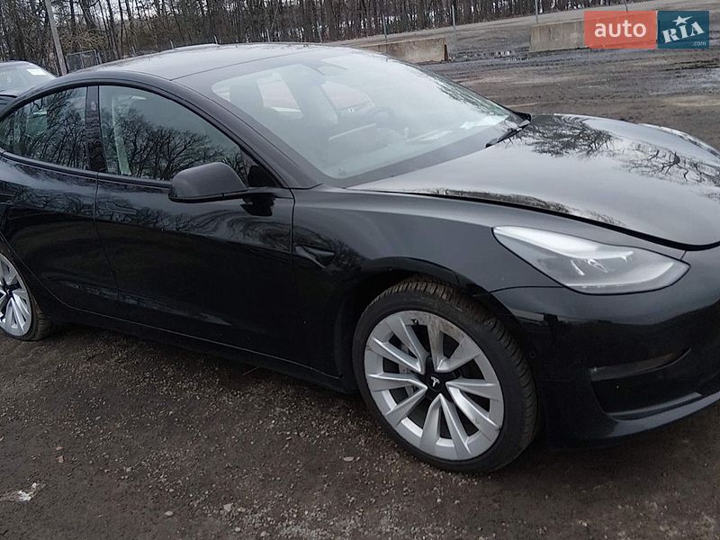 Седан Tesla Model 3 2022 в Львові