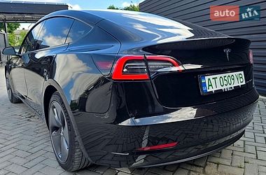 Седан Tesla Model 3 2020 в Івано-Франківську