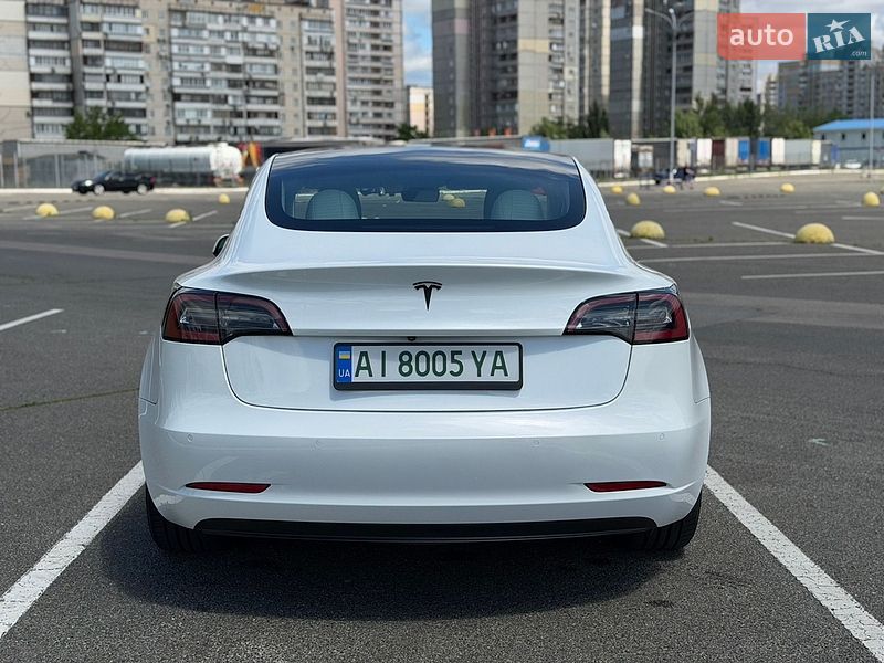 Седан Tesla Model 3 2020 в Киеве