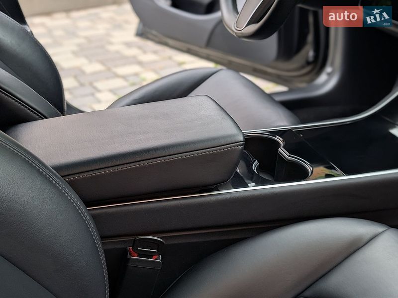 Седан Tesla Model 3 2019 в Ивано-Франковске фото 60 Седан Tesla Model 3 2019 в Ивано-Франковске