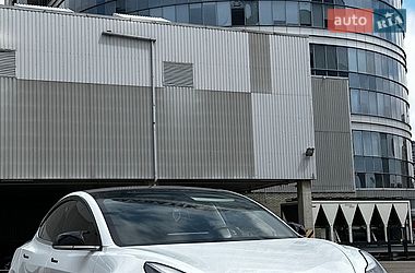 Седан Tesla Model 3 2018 в Днепре