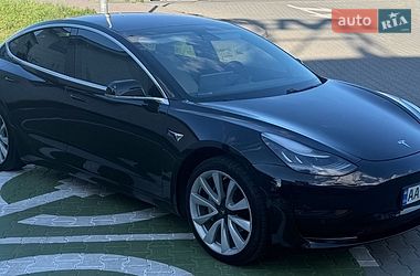 Седан Tesla Model 3 2019 в Киеве