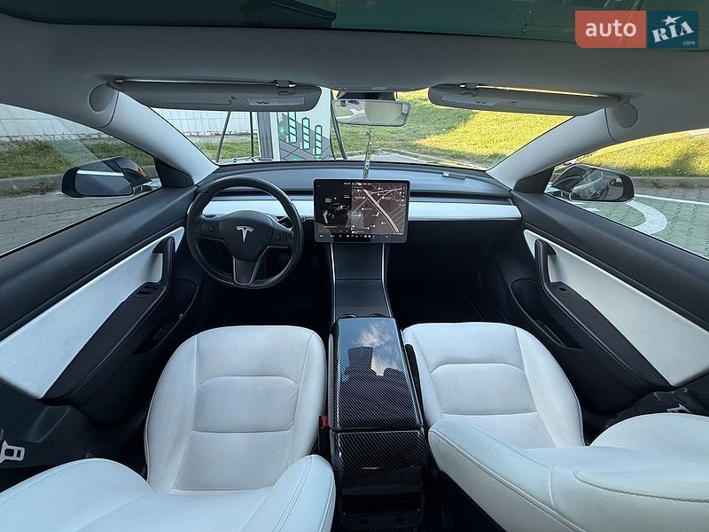 Седан Tesla Model 3 2019 в Киеве