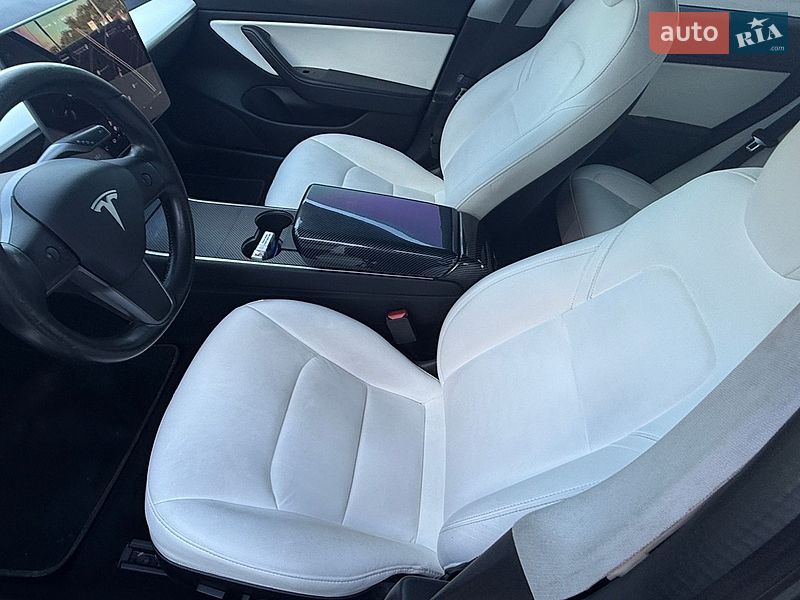 Седан Tesla Model 3 2019 в Киеве