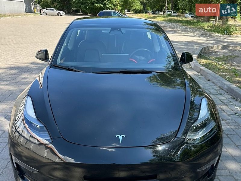 Седан Tesla Model 3 2022 в Запорожье