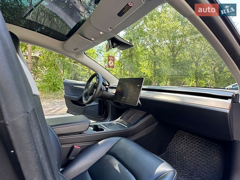 Седан Tesla Model 3 2022 в Запорожье