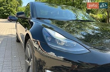 Седан Tesla Model 3 2022 в Запорожье