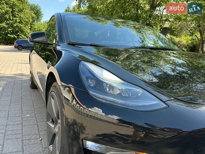 Седан Tesla Model 3 2022 в Запорожье
