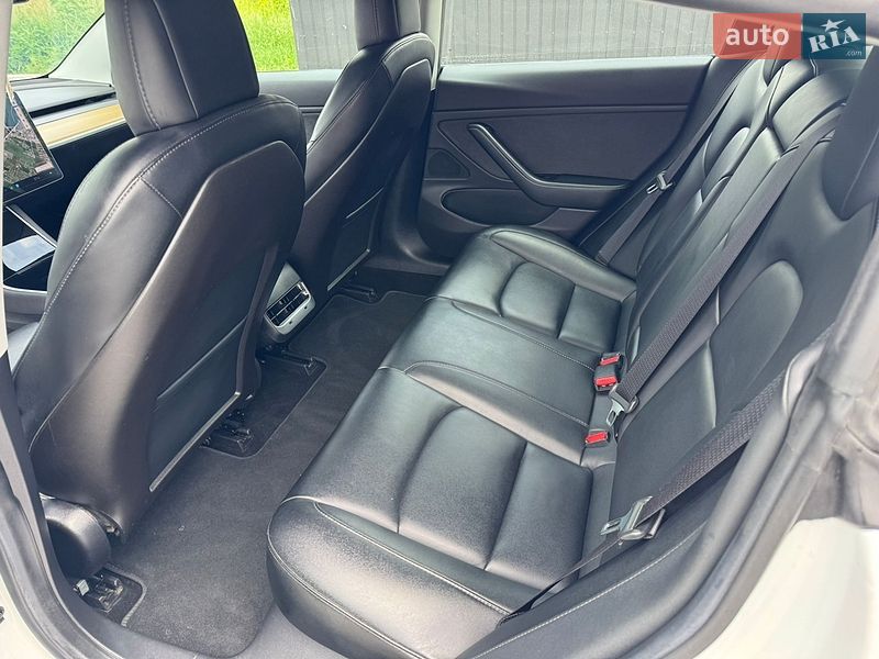 Седан Tesla Model 3 2019 в Тернополе