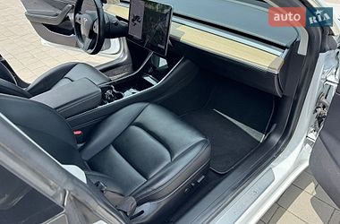 Седан Tesla Model 3 2019 в Тернополе
