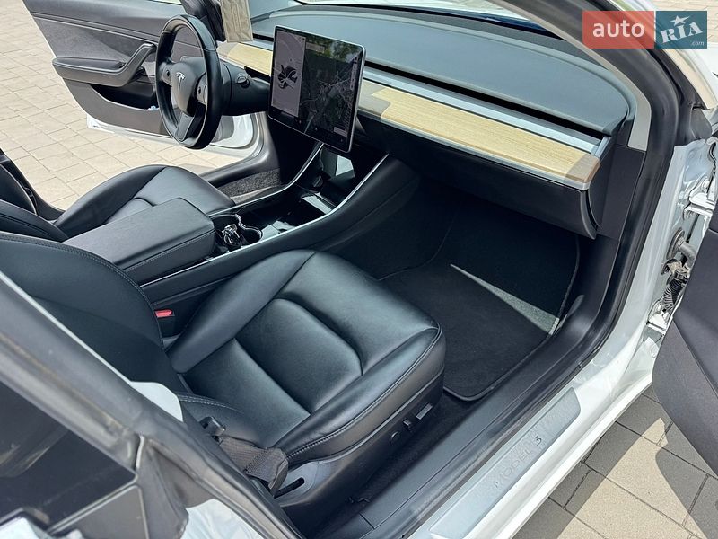 Седан Tesla Model 3 2019 в Тернополе