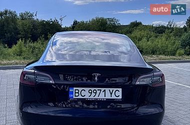 Седан Tesla Model 3 2018 в Львові