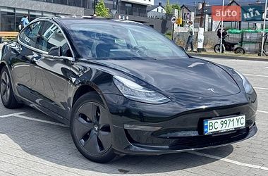 Седан Tesla Model 3 2018 в Львові