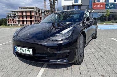 Седан Tesla Model 3 2018 в Львові