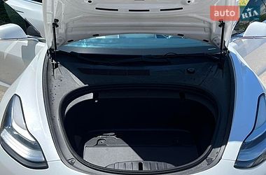 Седан Tesla Model 3 2020 в Днепре