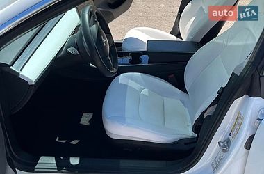 Седан Tesla Model 3 2020 в Днепре