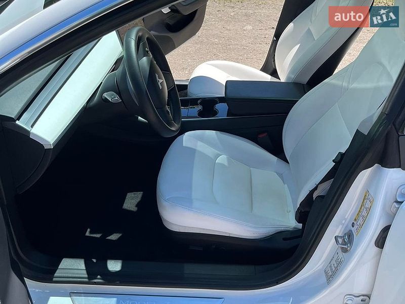Седан Tesla Model 3 2020 в Днепре