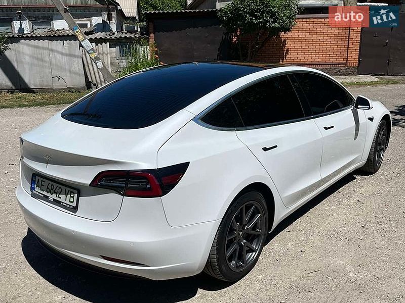 Седан Tesla Model 3 2020 в Днепре