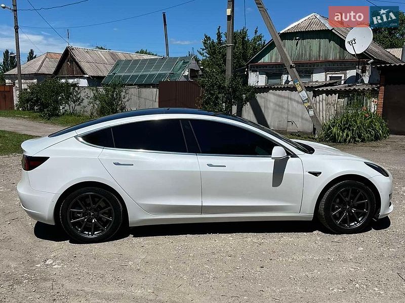 Седан Tesla Model 3 2020 в Днепре