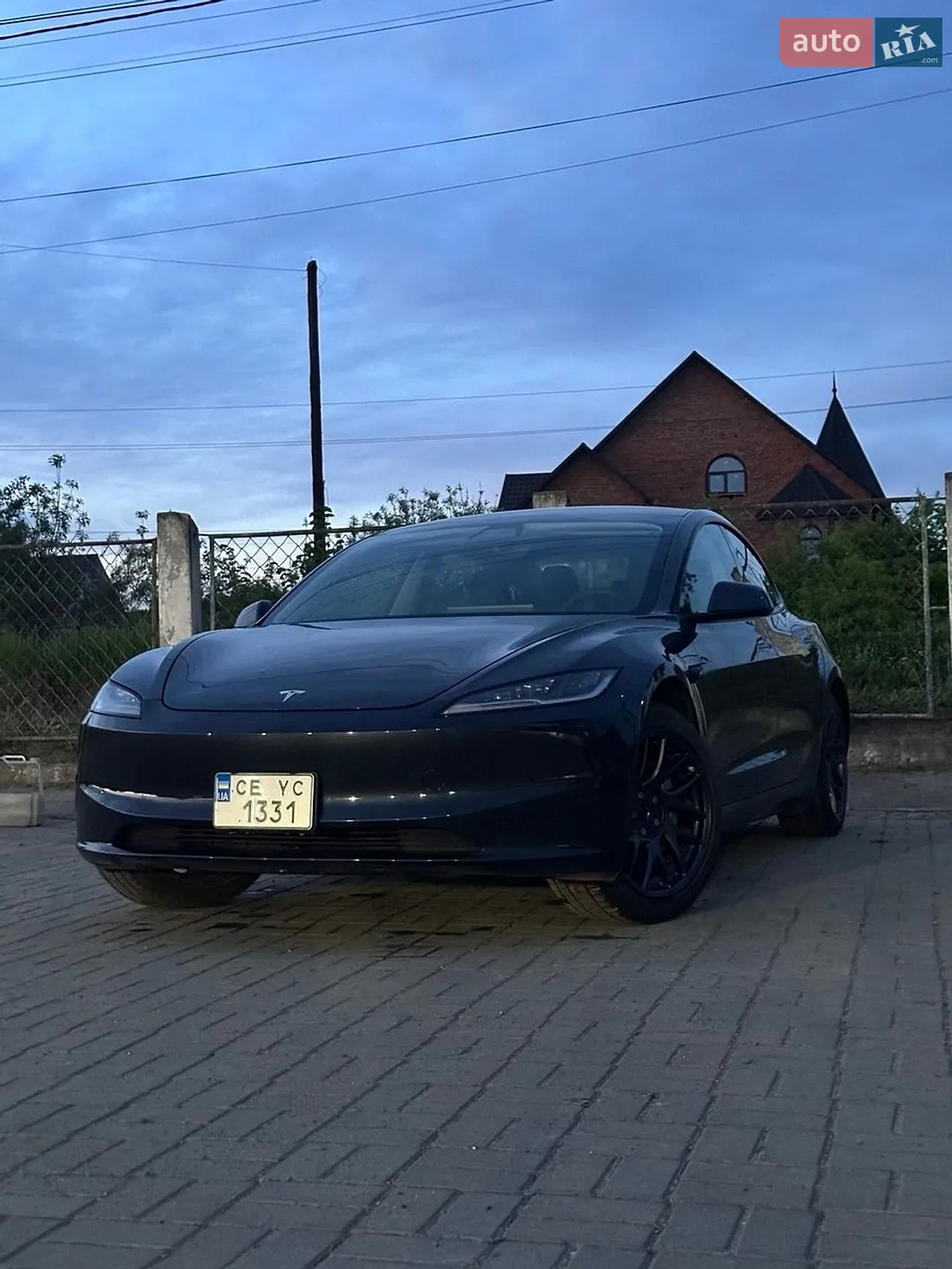 2025 Tesla Model 3 - мініатюра 4