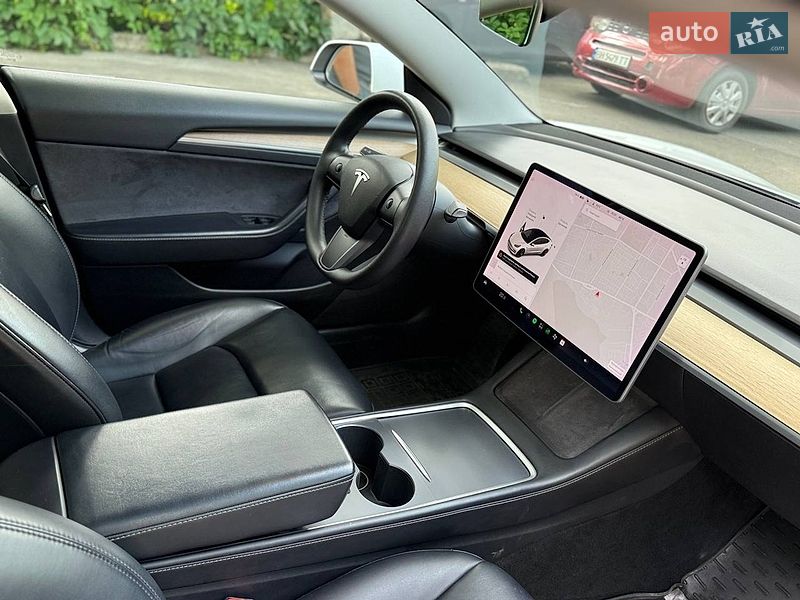 Седан Tesla Model 3 2021 в Одесі