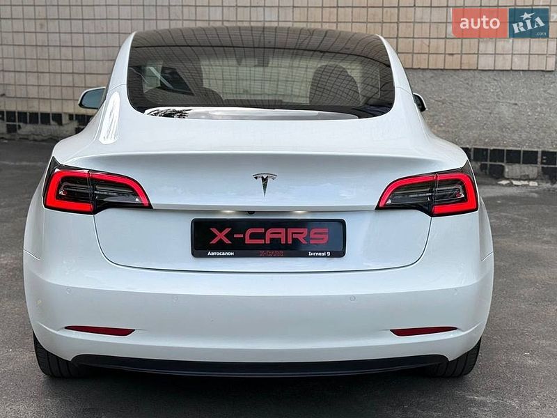 Седан Tesla Model 3 2021 в Одесі