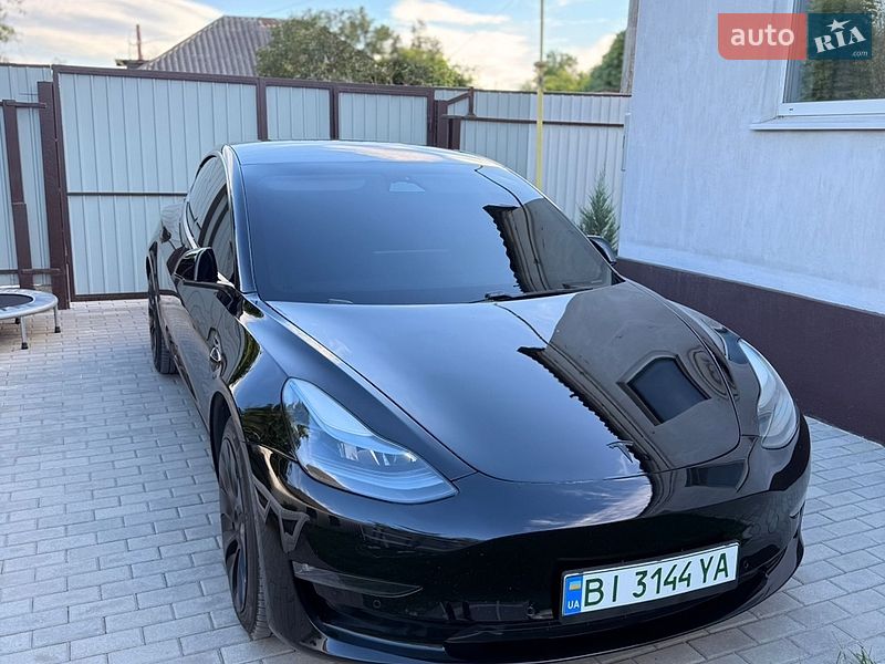 Tesla Model 3 2022