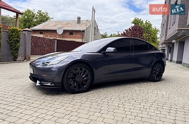 Седан Tesla Model 3 2022 в Львове