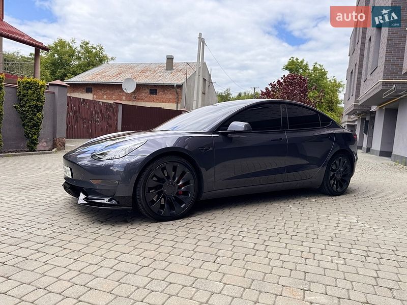 Tesla Model 3 2022