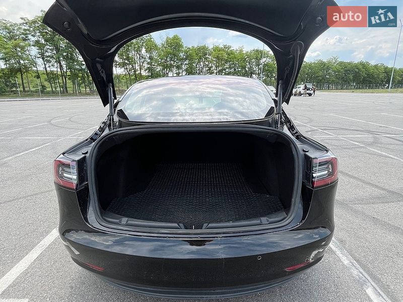 Седан Tesla Model 3 2018 в Подгородном