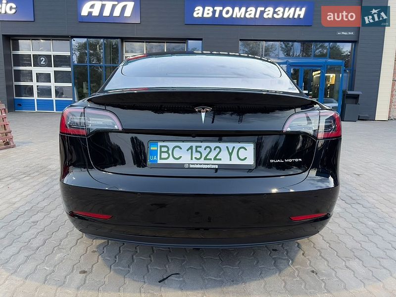 Седан Tesla Model 3 2022 в Полтаві