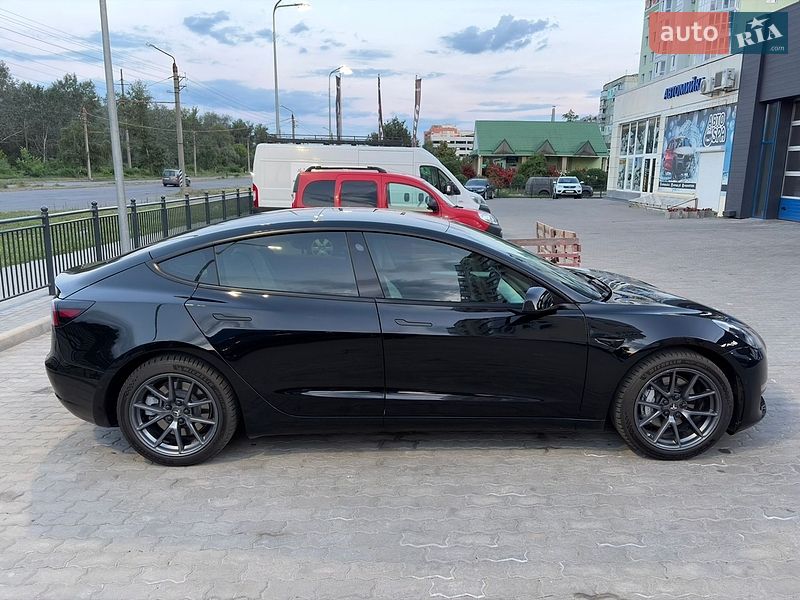 Седан Tesla Model 3 2022 в Полтаві