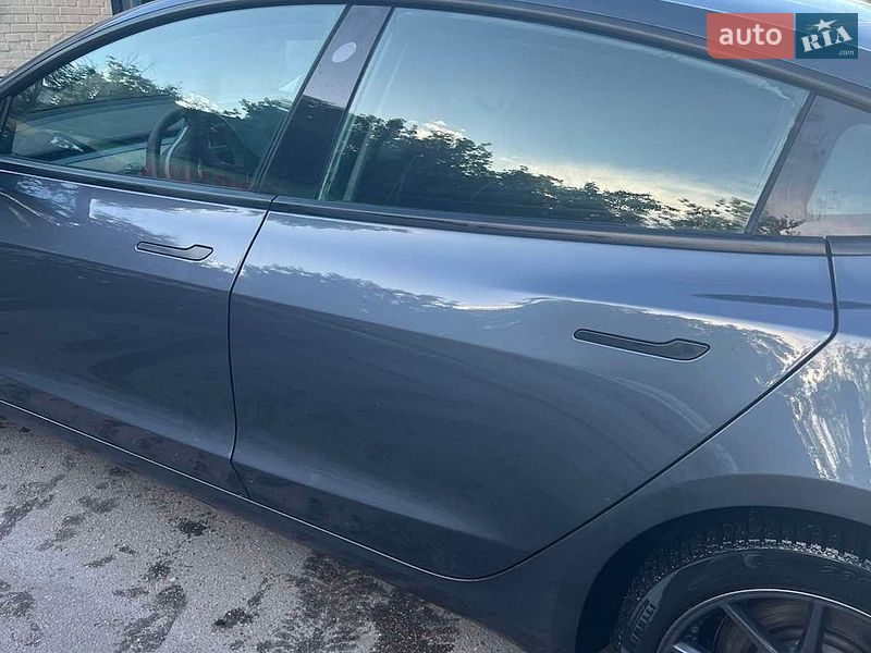 Седан Tesla Model 3 2021 в Києві