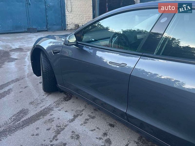 Седан Tesla Model 3 2021 в Києві