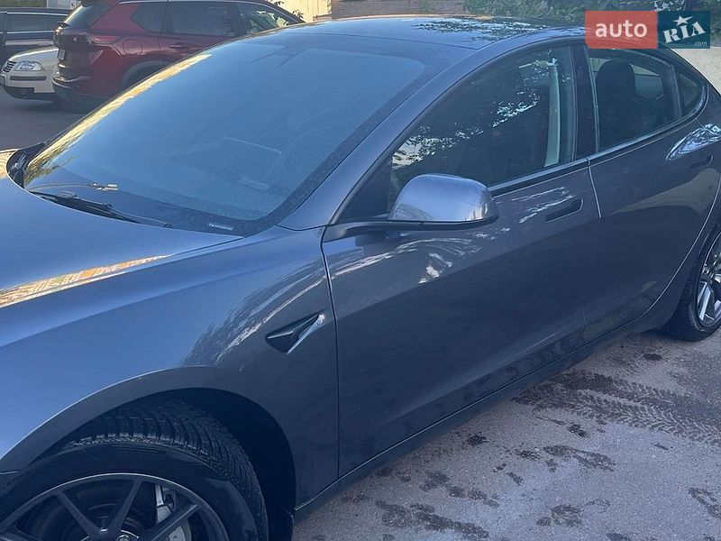 Седан Tesla Model 3 2021 в Києві