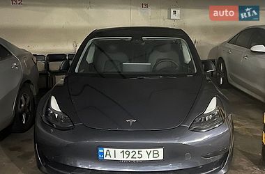 Седан Tesla Model 3 2021 в Києві