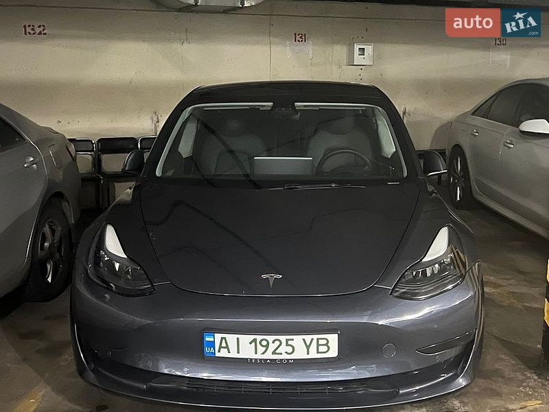 Седан Tesla Model 3 2021 в Києві