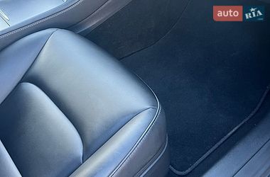 Седан Tesla Model 3 2021 в Києві