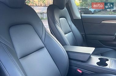 Седан Tesla Model 3 2021 в Києві